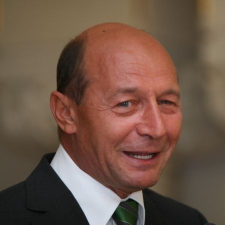 Traian Băsescu, "lupul" din politica românească