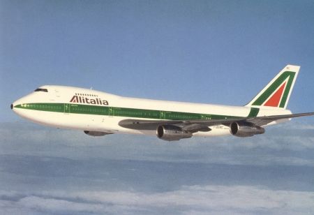 Alitalia renunţă zilnic la o sută de curse