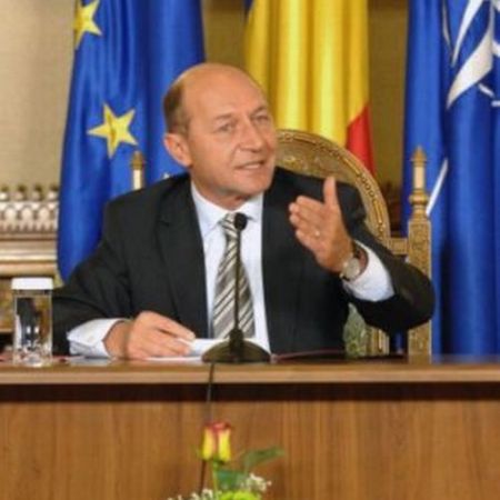 Băsescu a numit 6 ambasadori