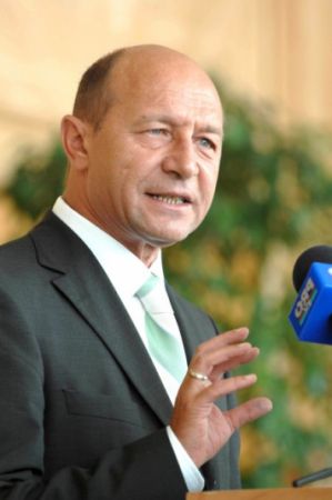 Băsescu sărbătoreşte Marea Unire la Alba Iulia