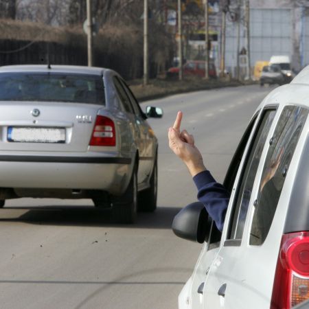 Cât de nesimţiţi sunt românii