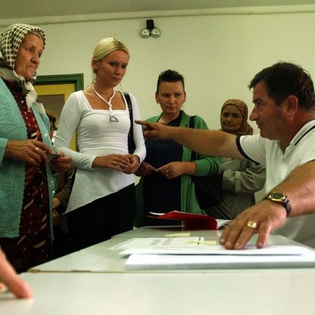 Cum se votează mâine