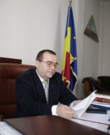 Ioan Muraru: premierul să intre în legalitate