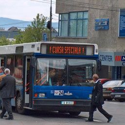 Mai multe vehicule pentru transportul pasagerilor