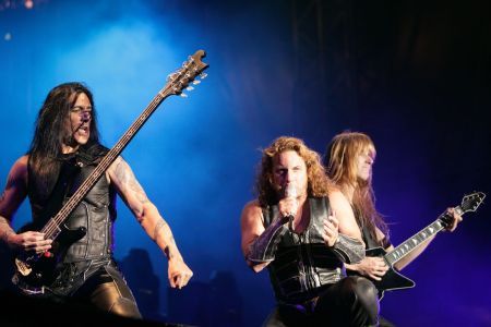 Manowar: "Îl vom trezi din morţi şi pe Ţepeş!"