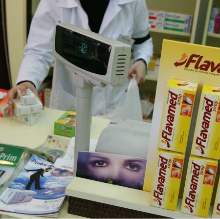 Ministrul sănătăţii vrea să permită vânzarea medicamentelor în supermarket