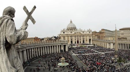 Vaticanul stă pe o catacombă plină cu schelete