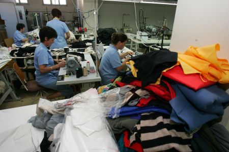 Angajaţii din industria textilă, în pericol