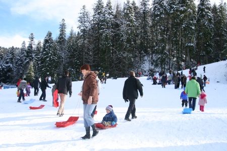 Bucureştenii au ales pârtiile şi derdeluşurile