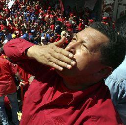 Chavez vrea să fie preşedinte pe viaţă