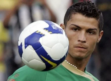 Cristiano Ronaldo a câştigat "Balonul de Aur"