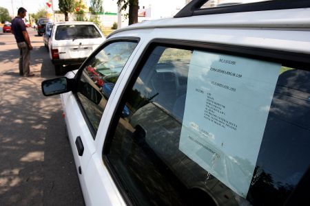 Premierul a anunţat majorarea taxei auto la maşinile vechi