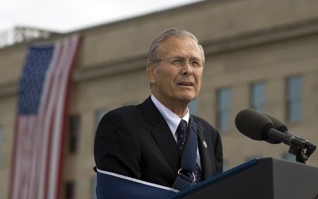 Rumsfeld, responsabil pentru torturile de la Guantanamo
