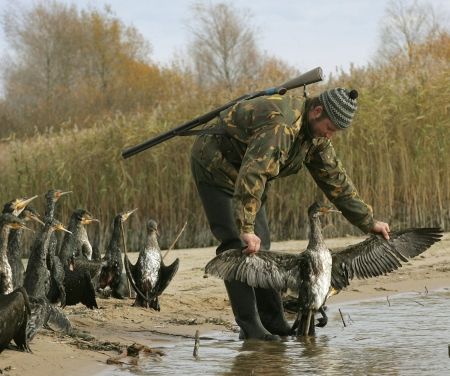 Vânătorii împuşcă anual 100 de milioane euro