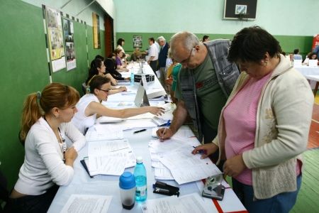 10 şomeri pe un loc de muncă vacant