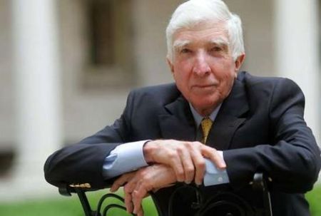 A murit John Updike