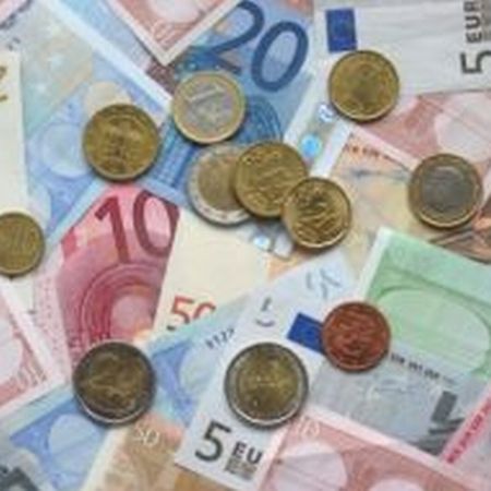 Adoptarea Euro pune la adăpost economia românească