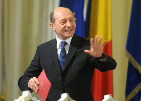 Băsescu se antrenează pentru mandatul de preşedinte-jucător