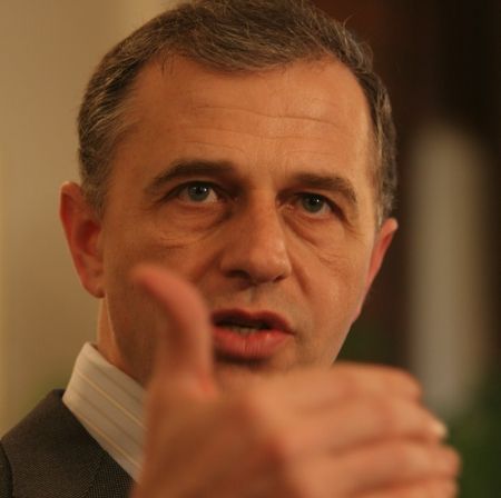 Geoană: Oprea a acţionat unilateral şi în afara disciplinei de partid