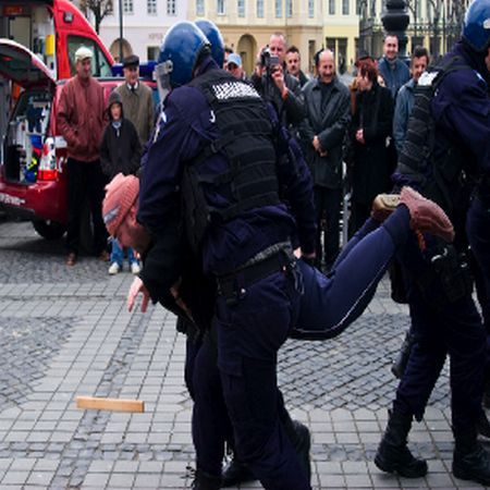 Mai au românii spirit civic?