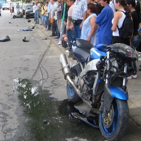 Motocicliştii, implicaţi în tot mai multe accidente