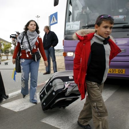 Românii au făcut cale întoarsă la graniţa iadului