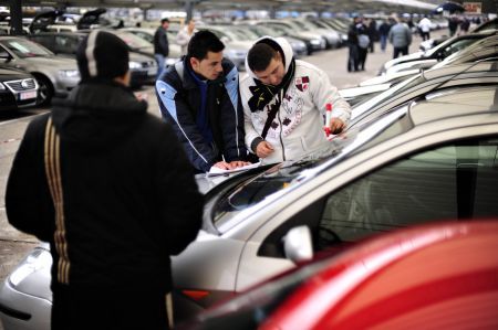 Triplarea taxei auto, respinsă de Comisia Europeană