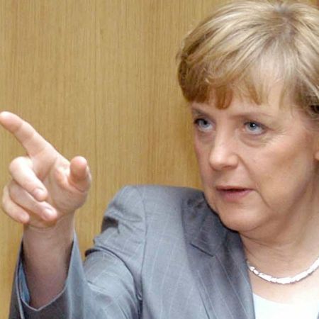 Angela Merkel, severă cu Papa