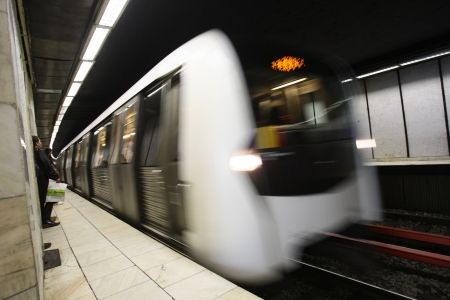 Bucureştenii, nemulţimiţi de întârzierile de la metrou