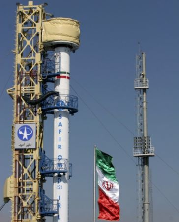 Iranul sfidează lumea cu satelitul „Speranţa“