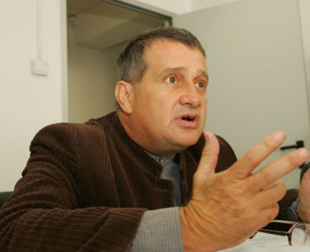 Mircea Dinescu a devenit şef peste vânători şi pescari cu scandal