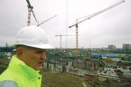 Noul stadion, Făt-Frumos din fier-beton