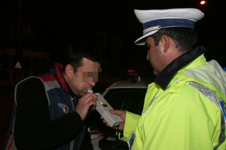 Polițiștii rutieri se vor legitima doar la cerere