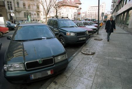 Primăria revine asupra parcărilor „în leasing“