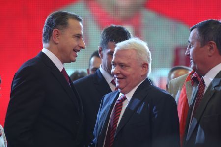 PSD şi PDL renunţă la legea prefecţilor politici