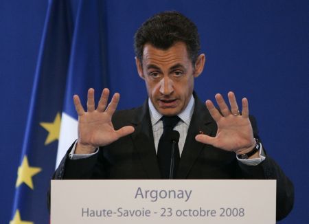 Sarkozy vrea să îşi aleagă locul la masa NATO