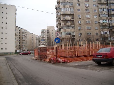 Strada Foişorului, „muşcată“ de un bloc de patru etaje