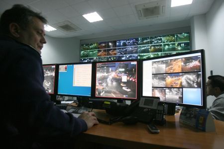 Traficul din Bucureşti, între Garcea şi „Big Brother“