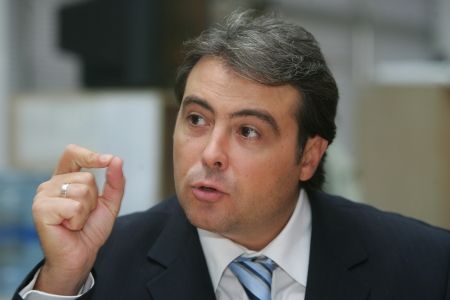 Adrian Cioroianu: „Nu e tocmai corect să punem pe liste soţii sau viitoare soţii”