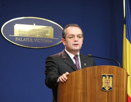 Boc: "Prin descentralizare, cetăţeanul economiseşte bani"