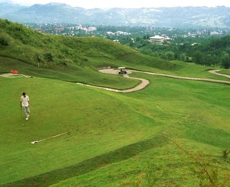 Golf pentru străini, la noi în comună