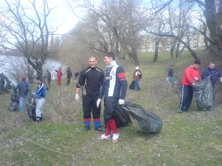 Gunoaiele arădenilor, adunate de rugbyşti