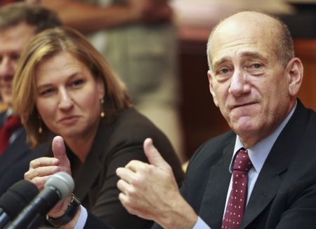 Olmert avertizează că Netanyahu ar putea provoca izolarea Israelului