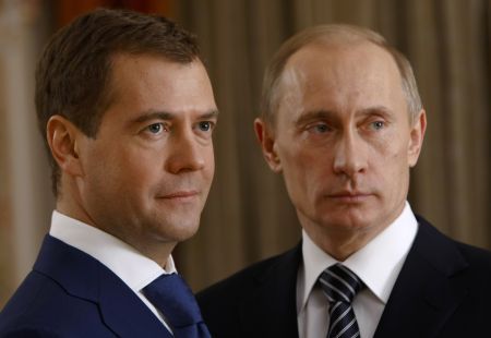 Putin, încercuit de oamenii lui Medvedev