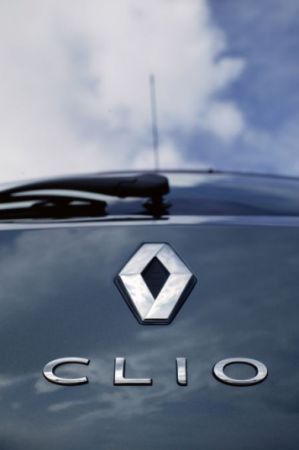 Renault mută producţia Clio din Slovenia în Franţa