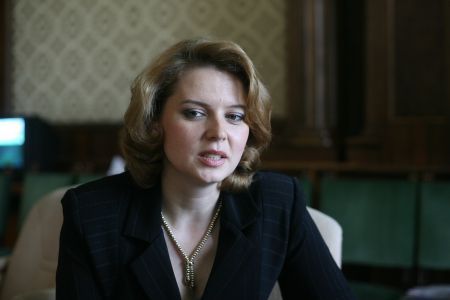 Roberta îi mută scaunul lui Năstase