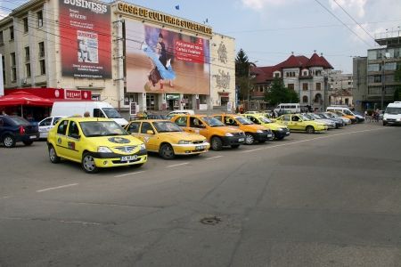 Taximetriştii ieşeni protestează faţă de taxa pe muzică