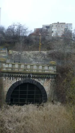 Tunelul lui Saligny ameninţă zona gării