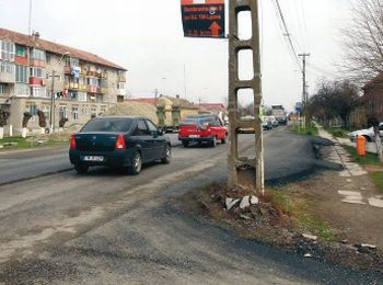 Bănăţenii au renunţat la stâlpii din mijlocul drumului