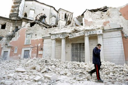 Căutările victimelor cutremurului din Italia, oprite